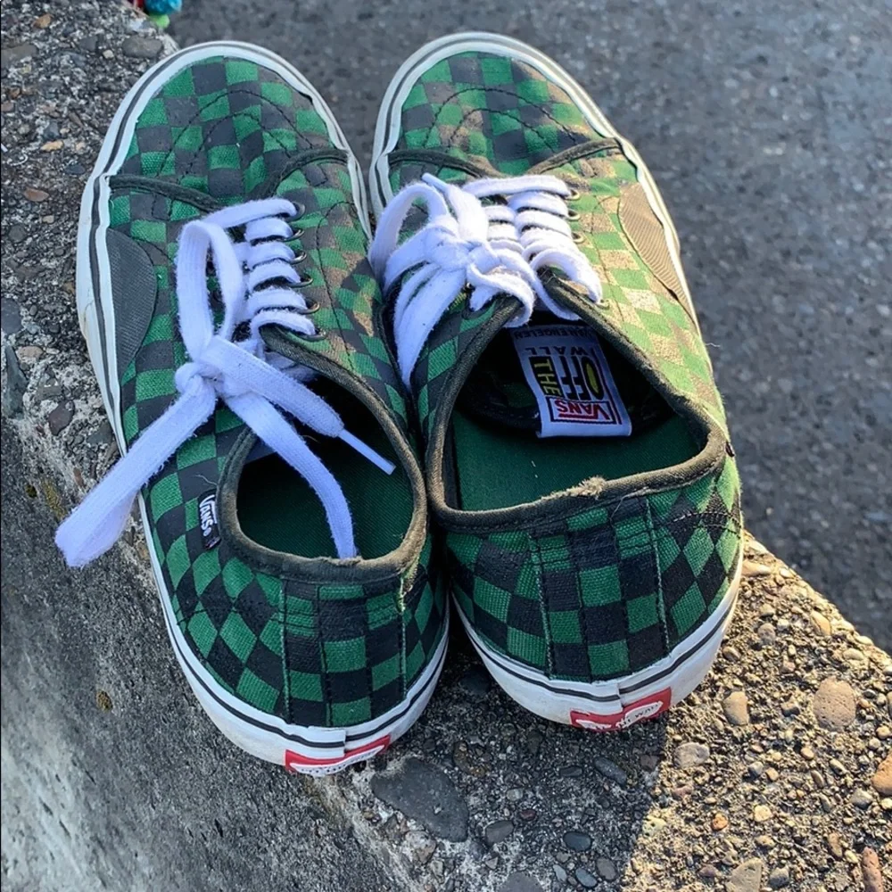Vans - Picture 2 of 3